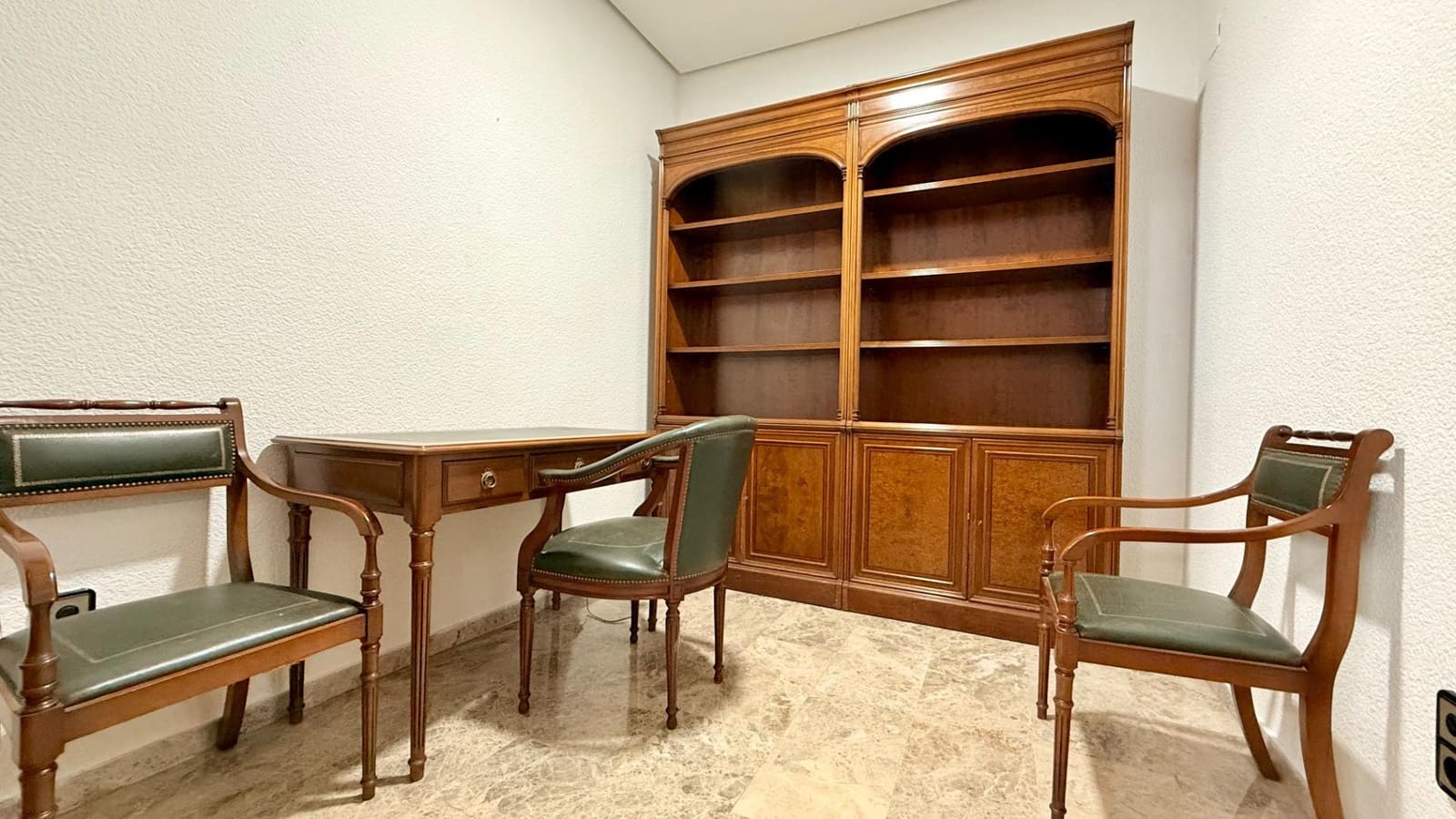 2 bedroom Flat for rent in Albalat dels Sorells with garage - € 1,000 (Ref: 9379131)