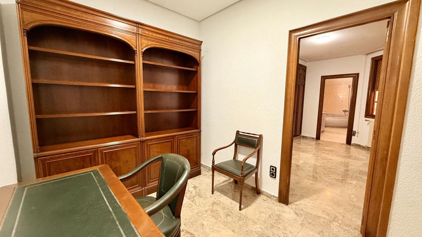 2 bedroom Flat for rent in Albalat dels Sorells with garage - € 1,000 (Ref: 9379131)