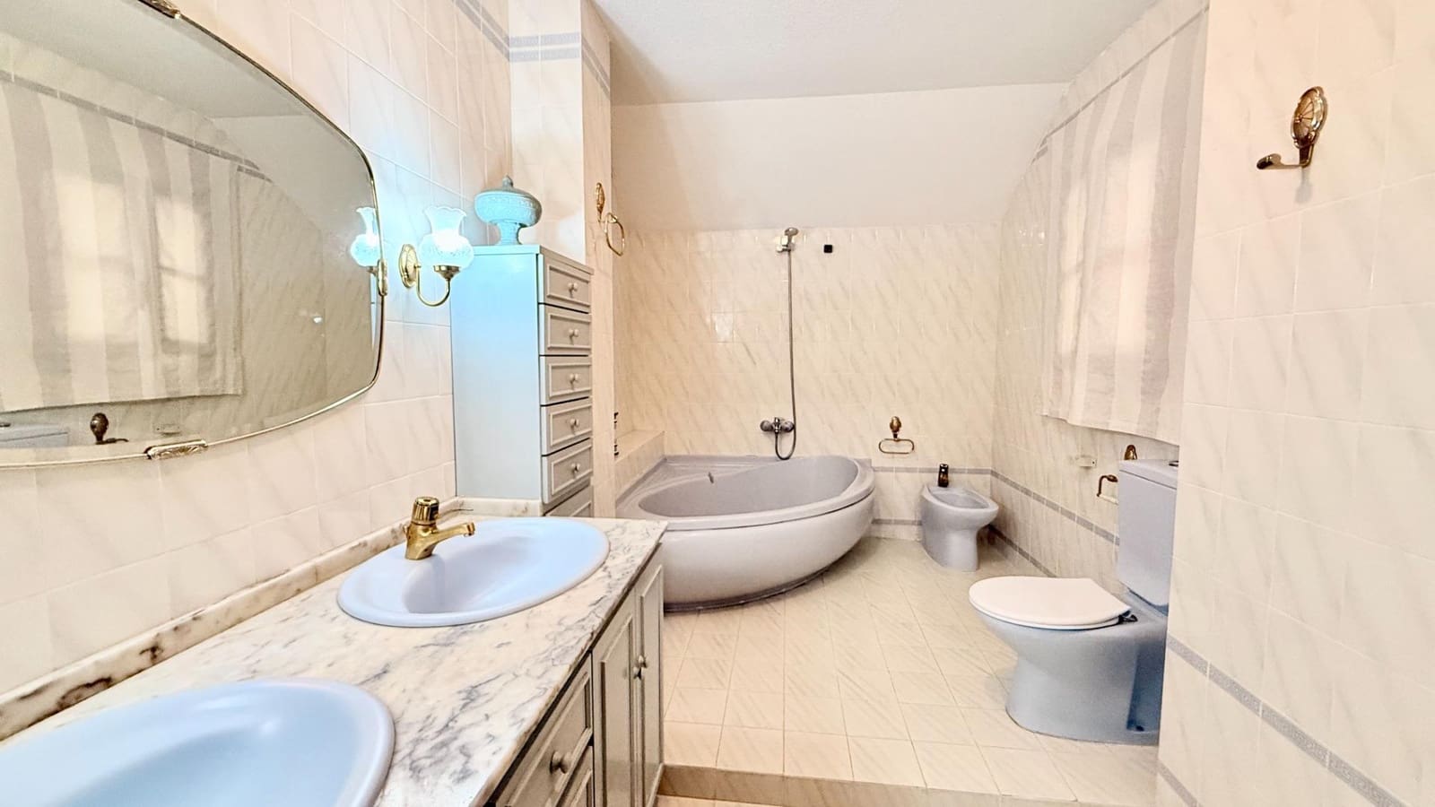 2 bedroom Flat for rent in Albalat dels Sorells with garage - € 1,000 (Ref: 9379131)