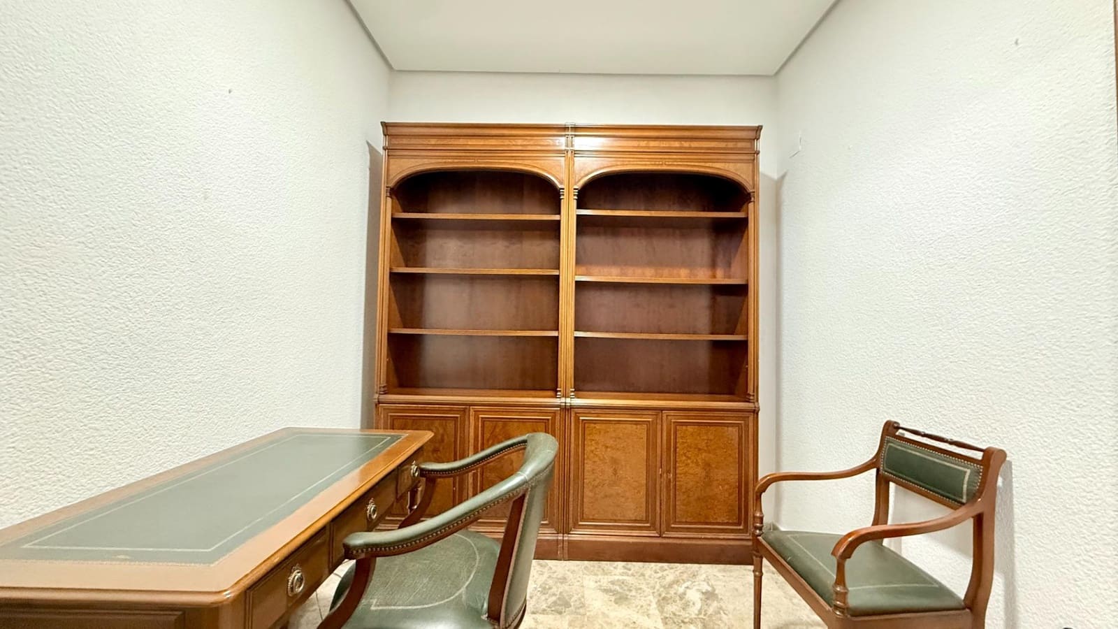 2 bedroom Flat for rent in Albalat dels Sorells with garage - € 1,000 (Ref: 9379131)