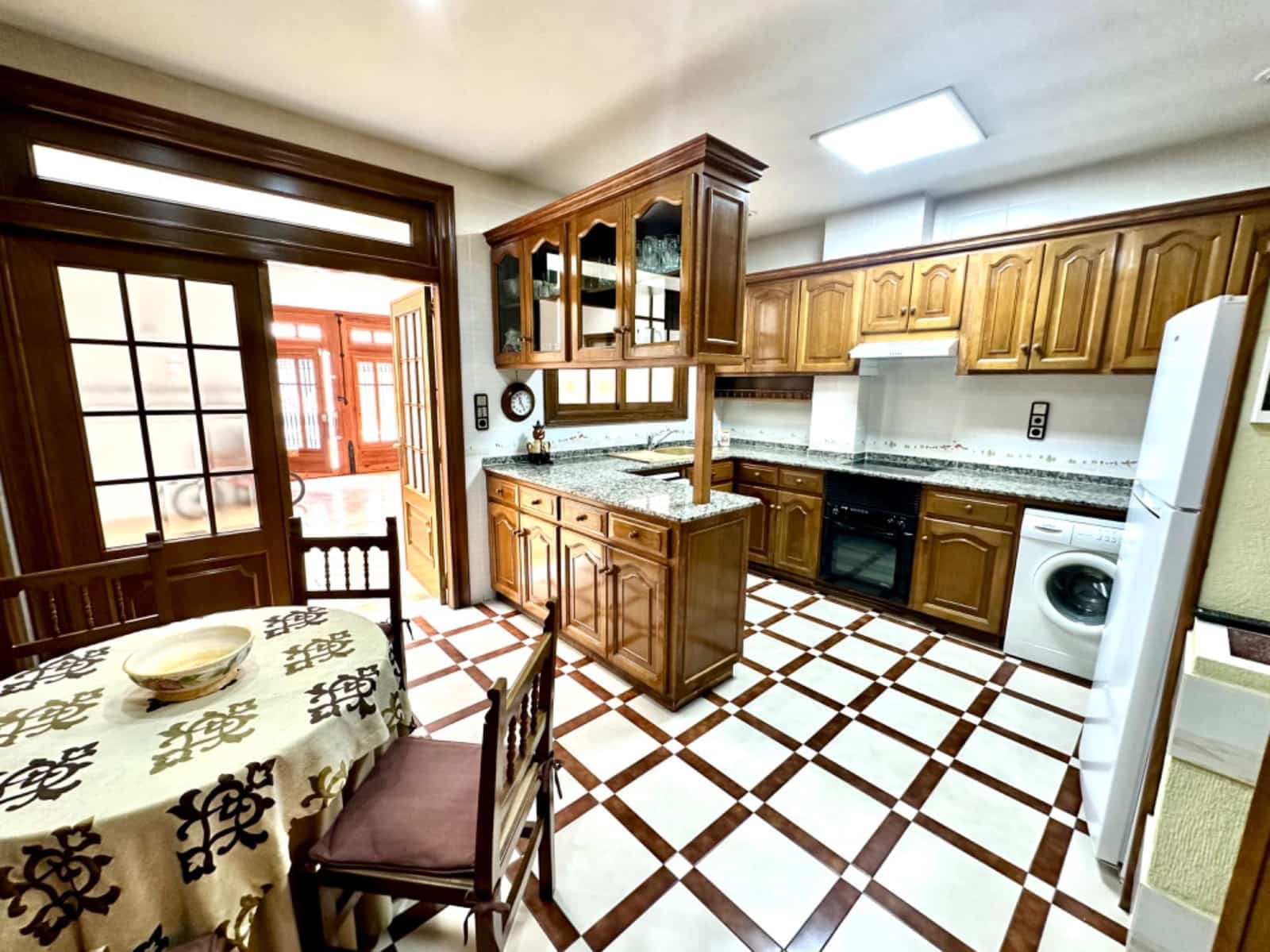 2 bedroom Flat for rent in Albalat dels Sorells with garage - € 1,000 (Ref: 9379131)