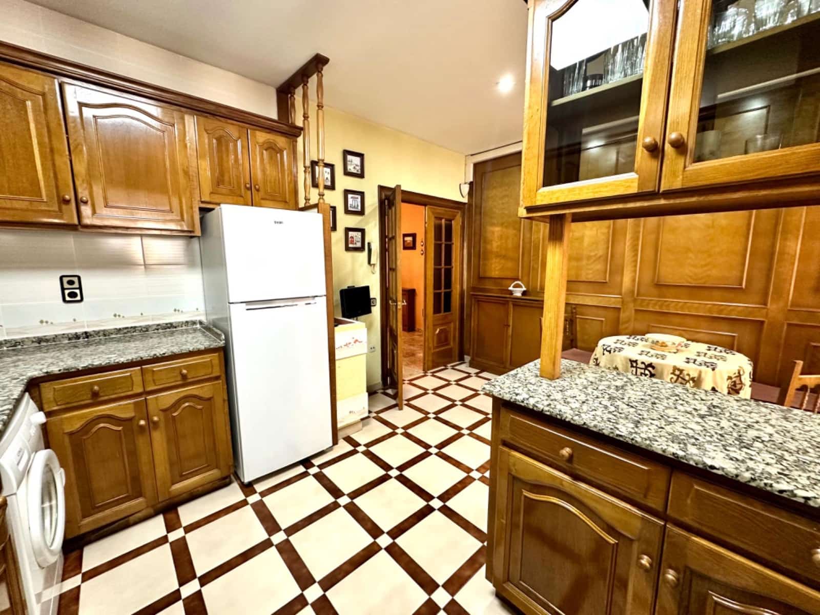 2 bedroom Flat for rent in Albalat dels Sorells with garage - € 1,000 (Ref: 9379131)