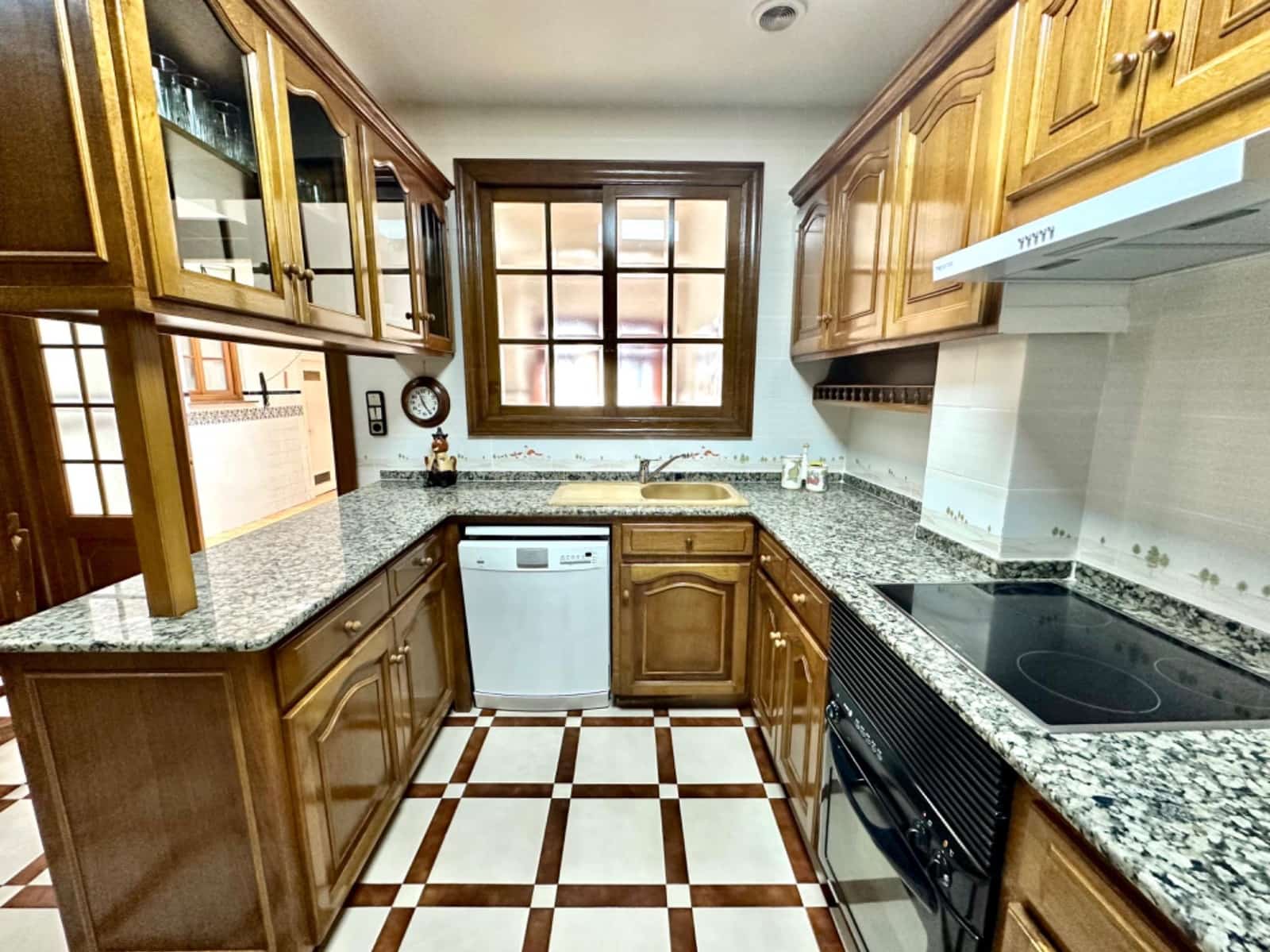 2 bedroom Flat for rent in Albalat dels Sorells with garage - € 1,000 (Ref: 9379131)