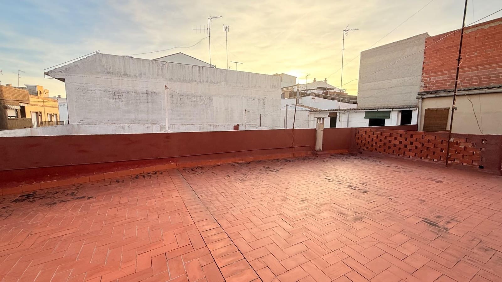 4 bedroom Townhouse for sale in Pucol - € 198,000 (Ref: 9396101)