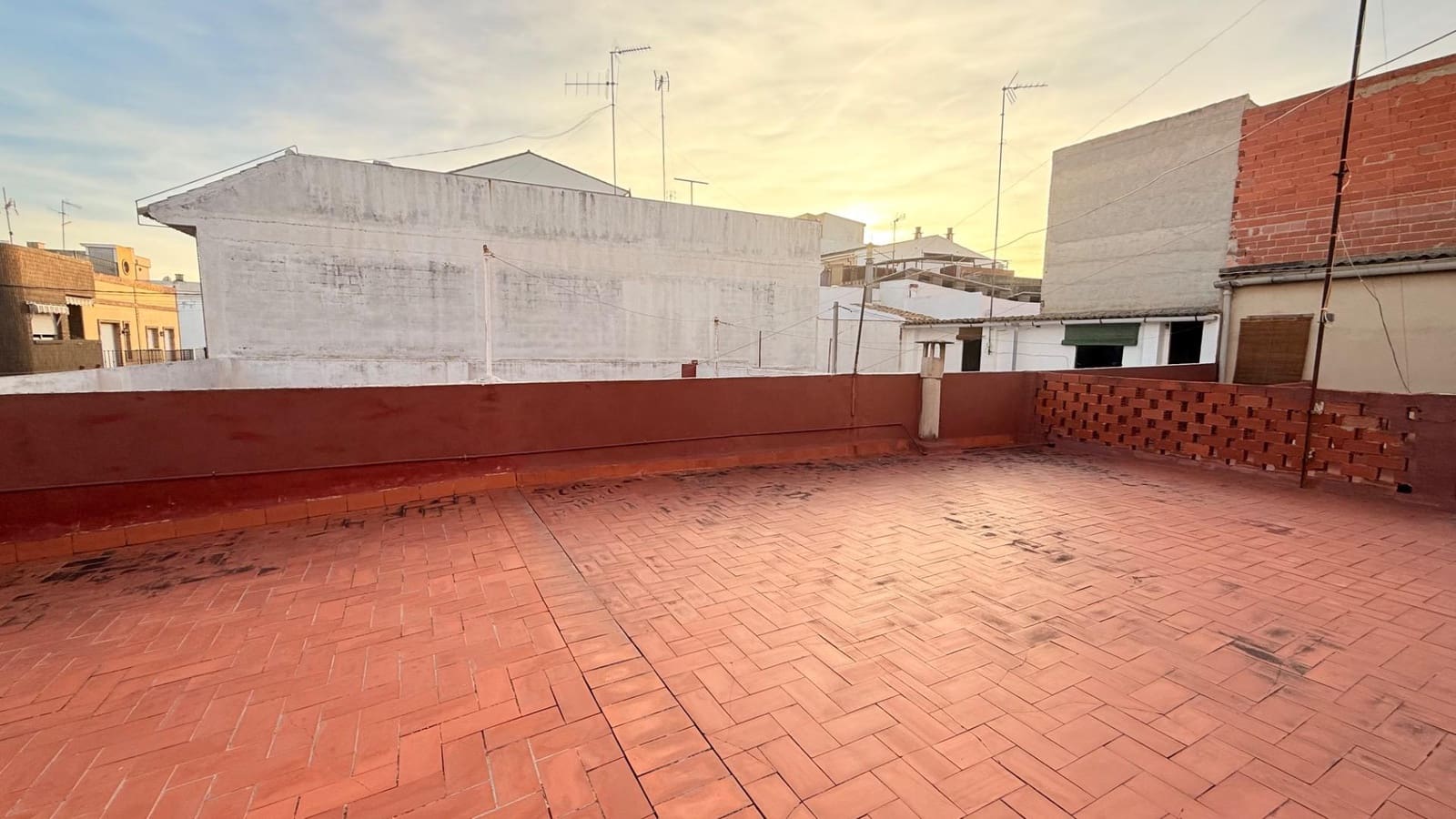 4 bedroom Townhouse for sale in Pucol - € 198,000 (Ref: 9396101)