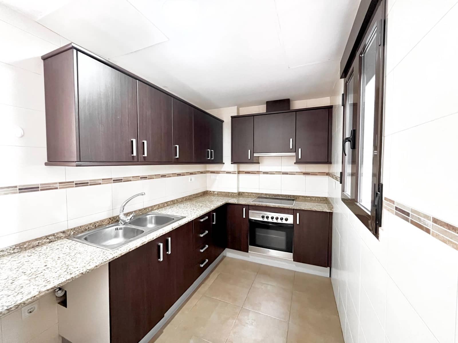 2 makuuhuone Asunto vuokrattavana paikassa Museros mukana 
autotalli - 900 € (Ref: 9449402)