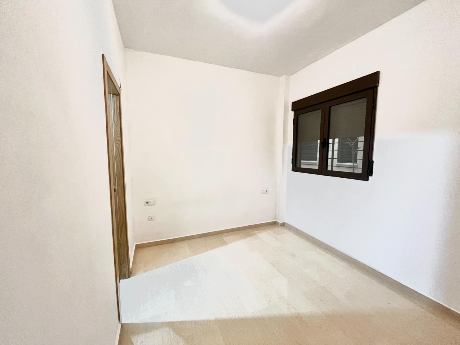 2 makuuhuone Asunto vuokrattavana paikassa Museros mukana 
autotalli - 900 € (Ref: 9449402)