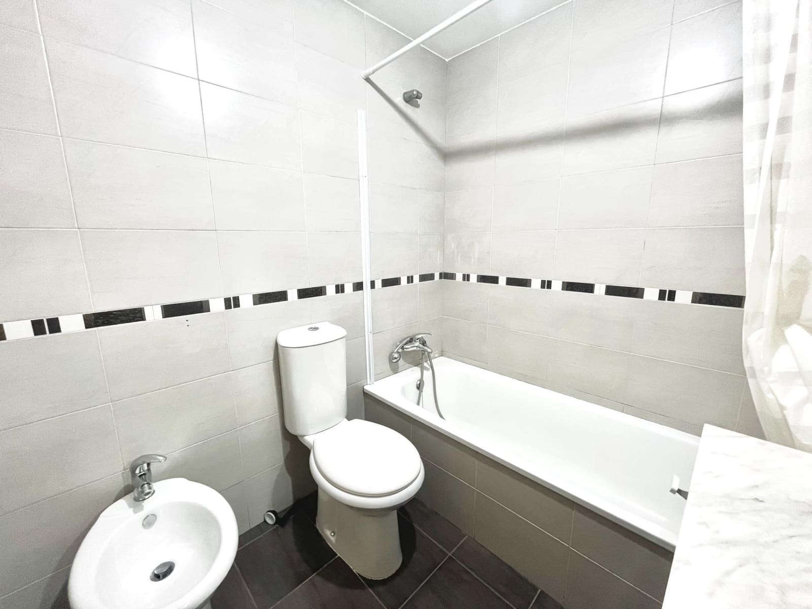 2 makuuhuone Asunto vuokrattavana paikassa Museros mukana 
autotalli - 900 € (Ref: 9449402)