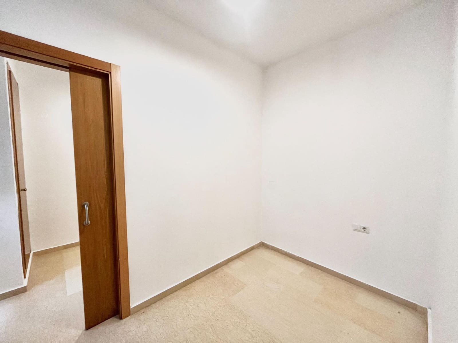 2 makuuhuone Asunto vuokrattavana paikassa Museros mukana 
autotalli - 900 € (Ref: 9449402)