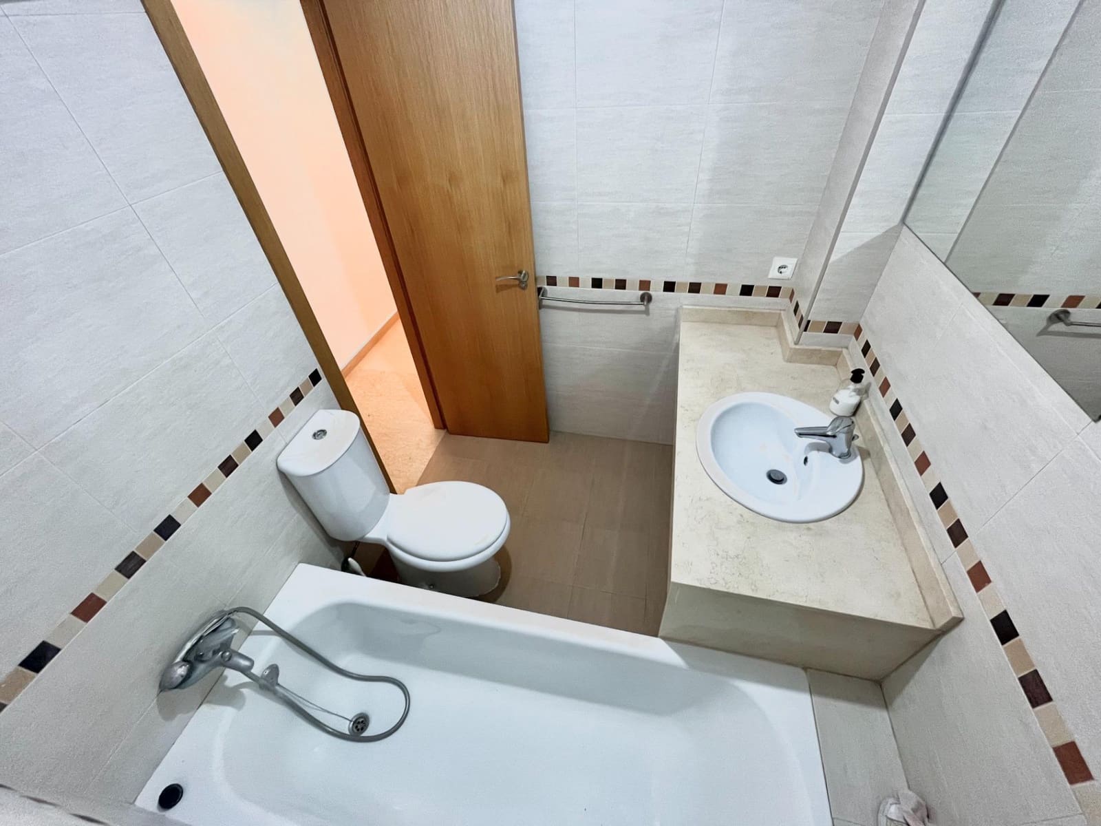 2 makuuhuone Asunto vuokrattavana paikassa Museros mukana 
autotalli - 900 € (Ref: 9449402)