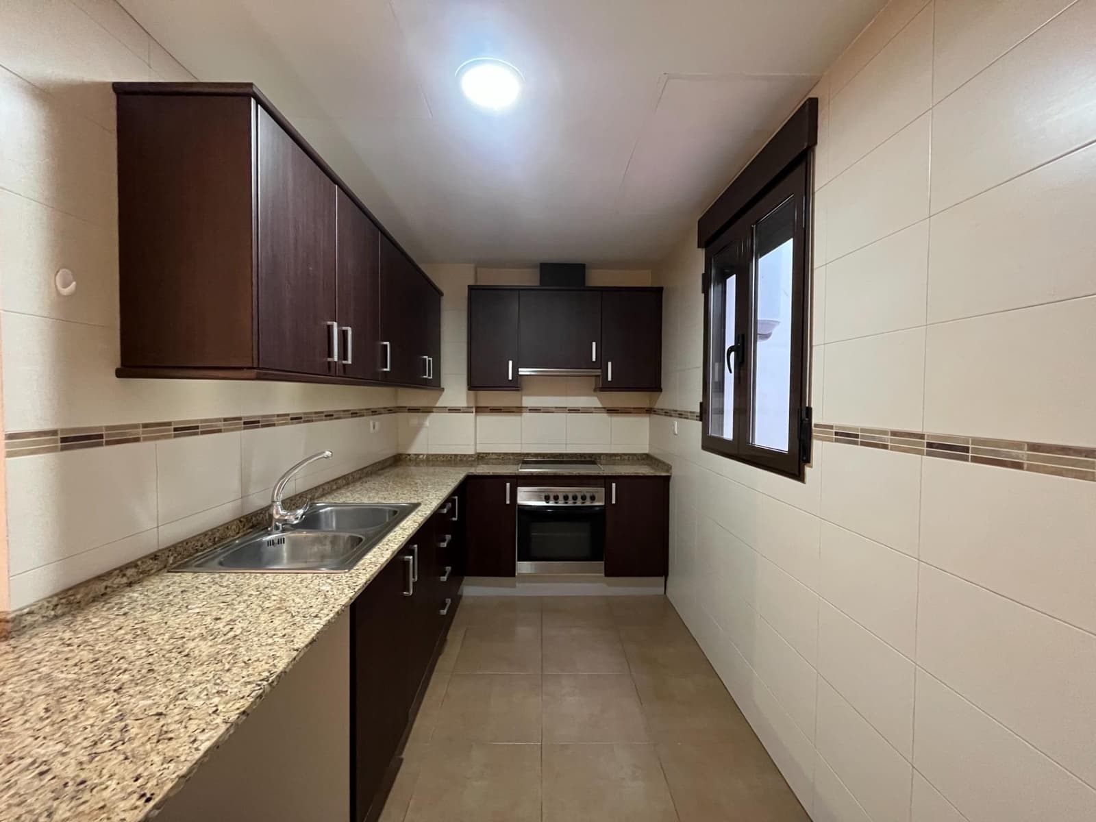 2 makuuhuone Asunto vuokrattavana paikassa Museros mukana 
autotalli - 900 € (Ref: 9449402)