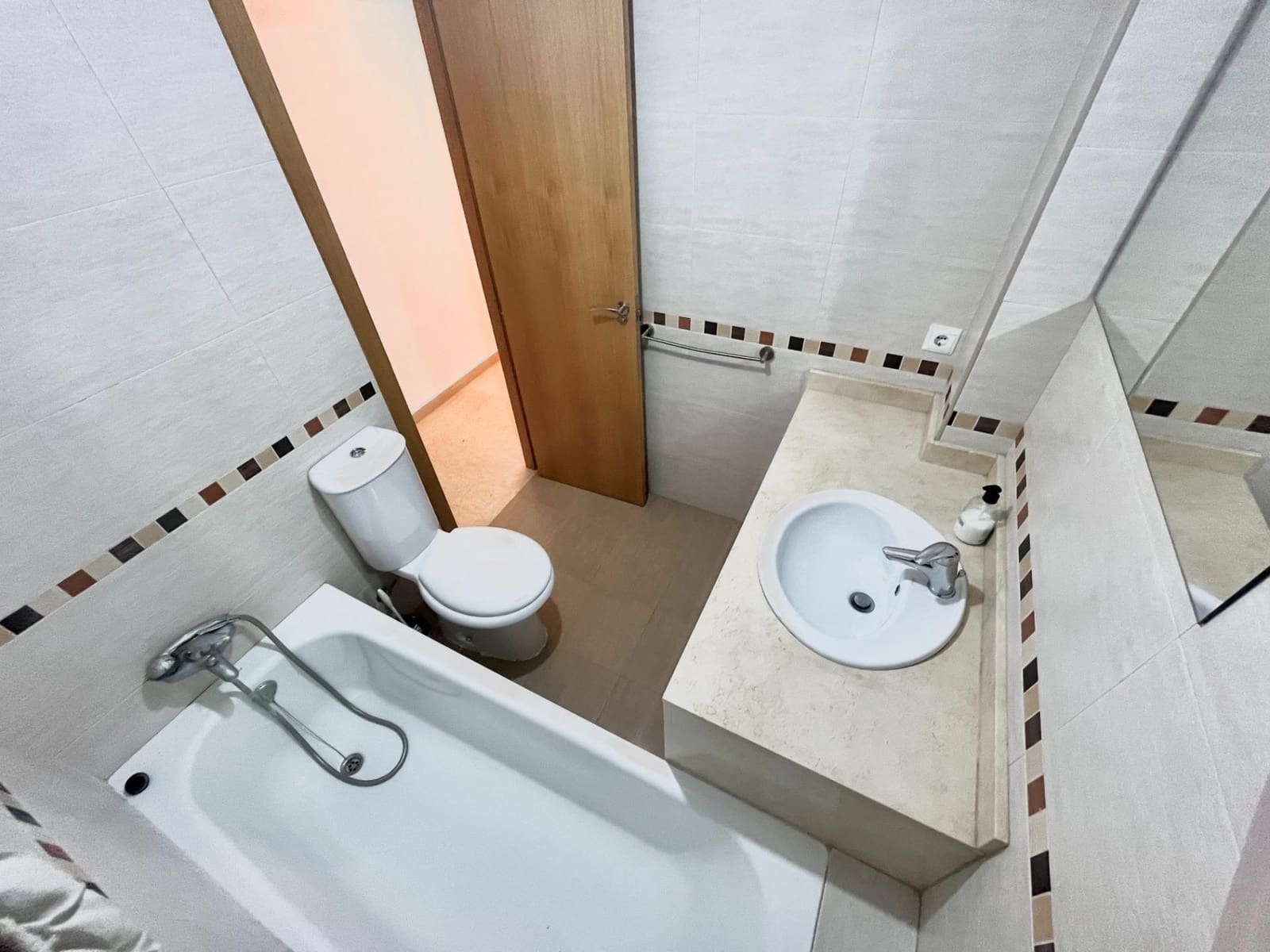 2 makuuhuone Asunto vuokrattavana paikassa Museros mukana 
autotalli - 900 € (Ref: 9449402)