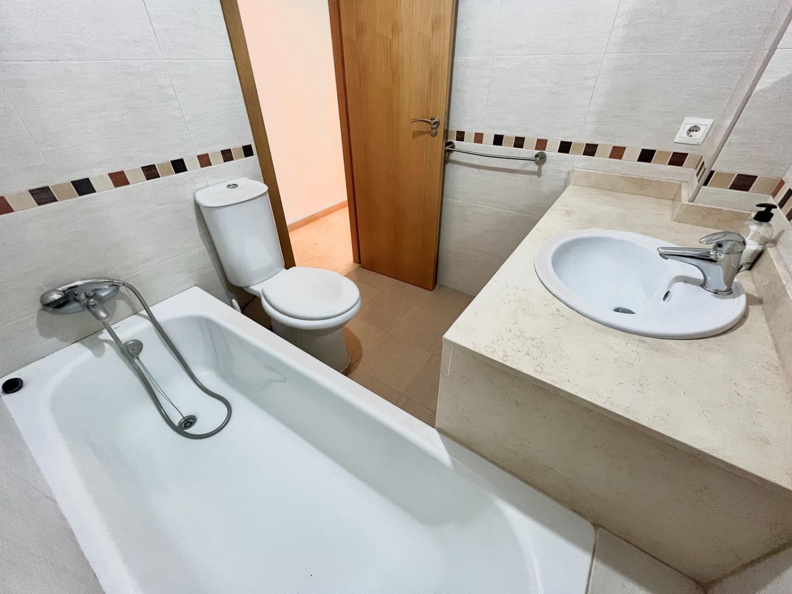 2 makuuhuone Asunto vuokrattavana paikassa Museros mukana 
autotalli - 900 € (Ref: 9449402)