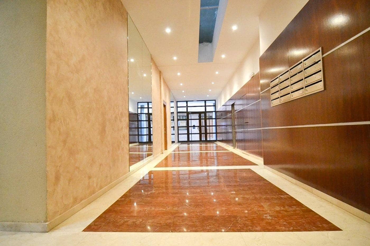 2 bedroom Flat for rent in Museros with garage - € 900 (Ref: 9449402)