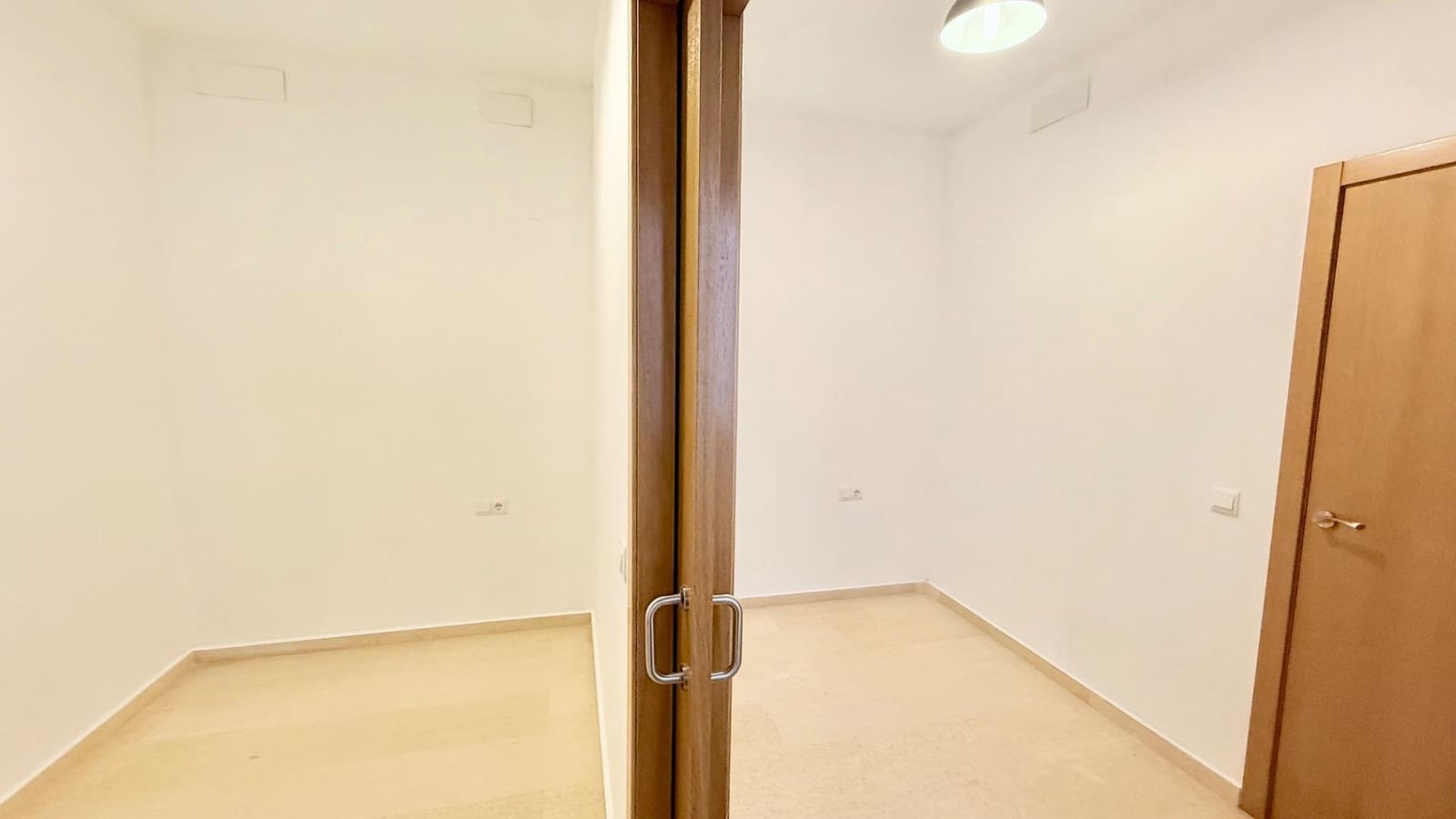 2 bedroom Flat for rent in Museros with garage - € 900 (Ref: 9449402)