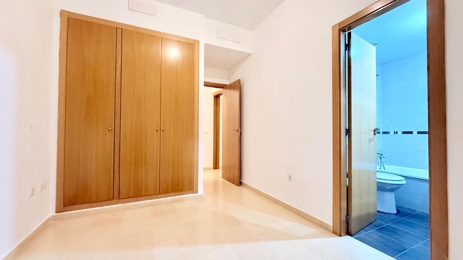 2 bedroom Flat for rent in Museros with garage - € 900 (Ref: 9449402)