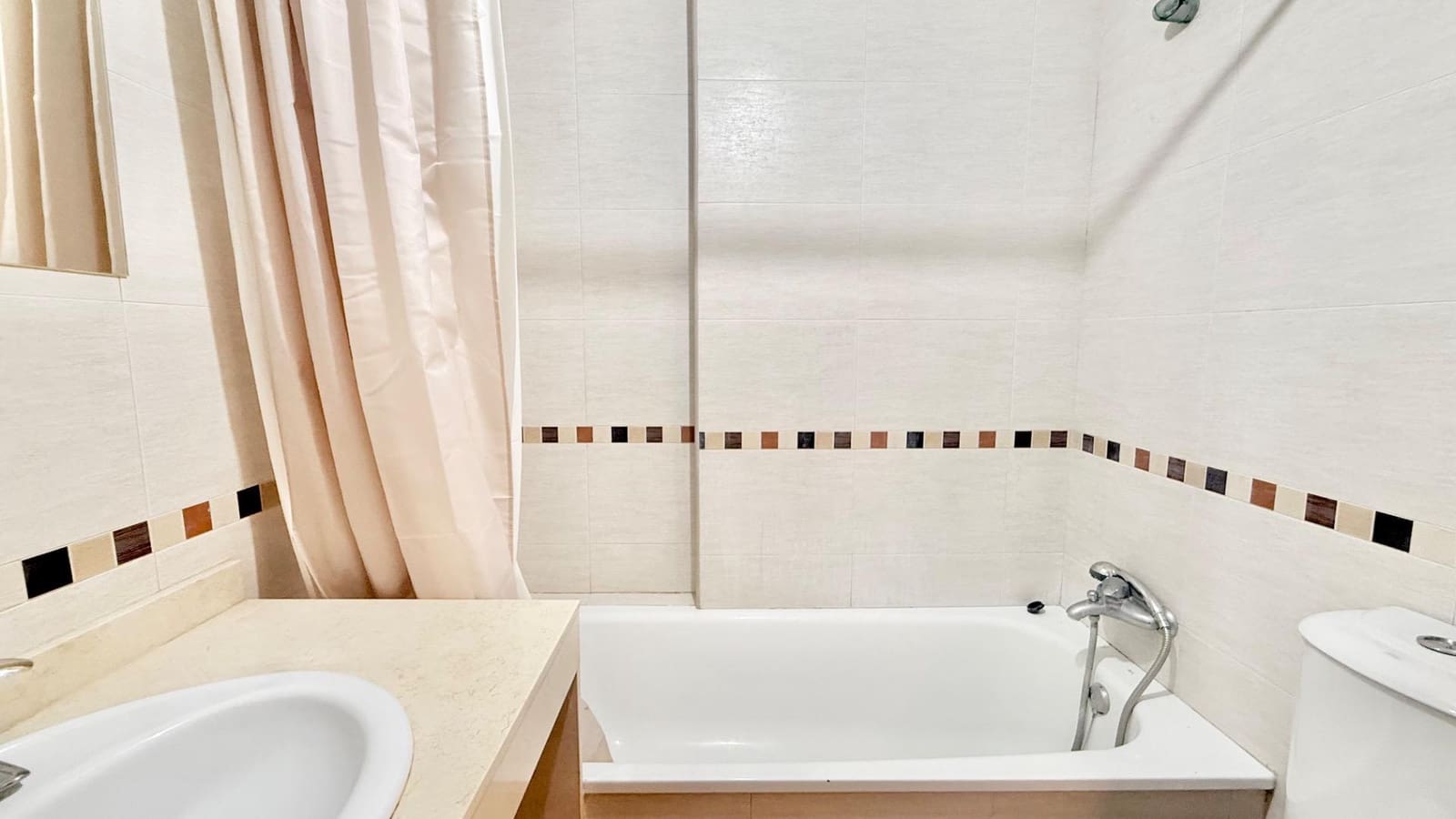 2 bedroom Flat for rent in Museros with garage - € 900 (Ref: 9449402)