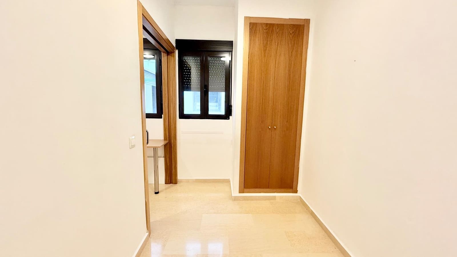 2 bedroom Flat for rent in Museros with garage - € 900 (Ref: 9449402)