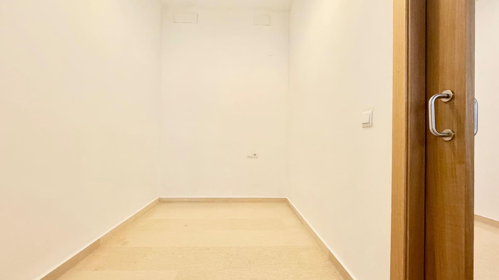 2 bedroom Flat for rent in Museros with garage - € 900 (Ref: 9449402)