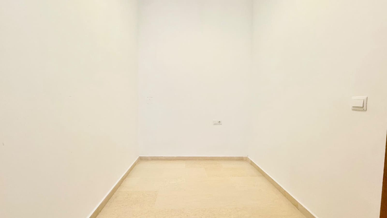 2 bedroom Flat for rent in Museros with garage - € 900 (Ref: 9449402)