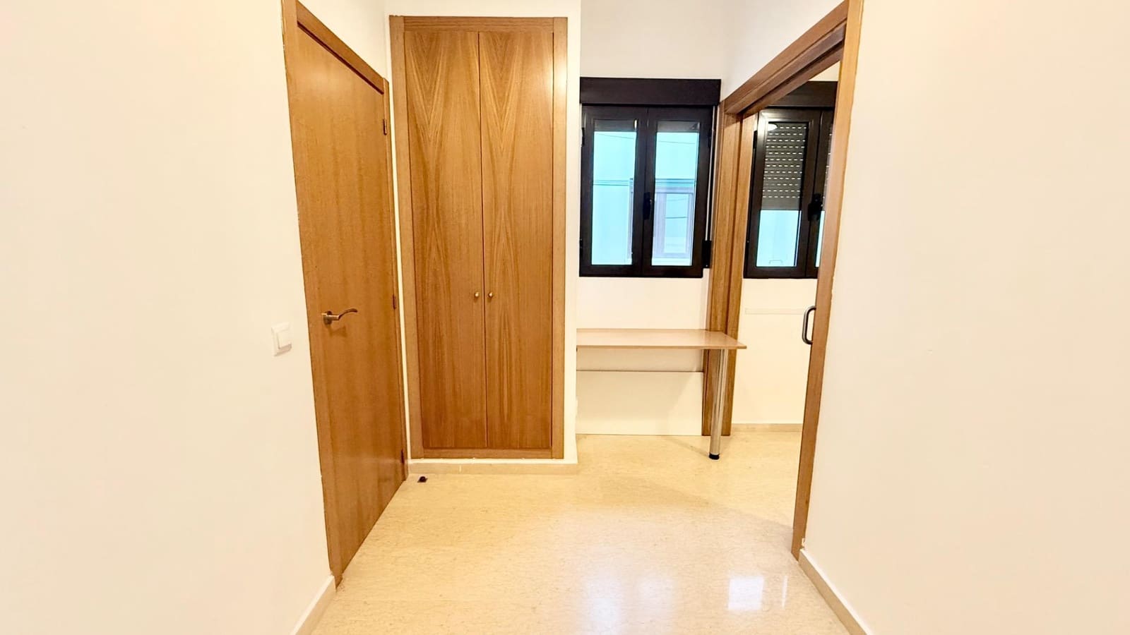 2 bedroom Flat for rent in Museros with garage - € 900 (Ref: 9449402)