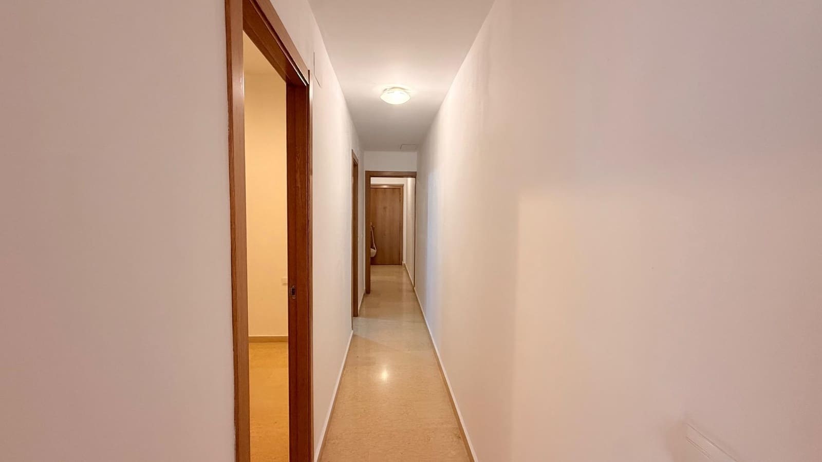 2 bedroom Flat for rent in Museros with garage - € 900 (Ref: 9449402)