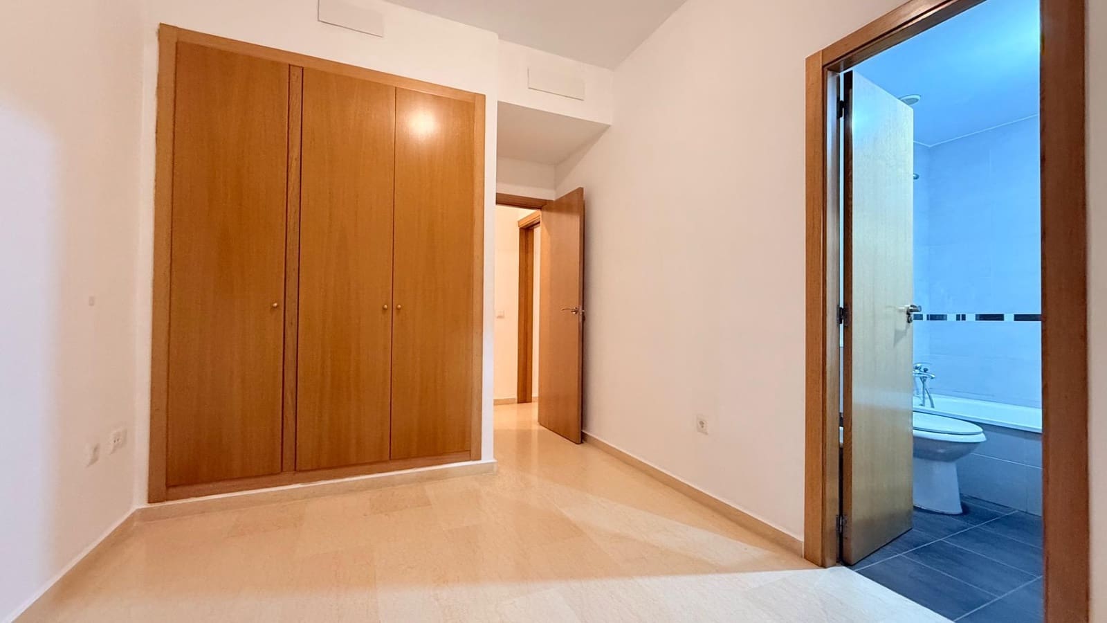 2 bedroom Flat for rent in Museros with garage - € 900 (Ref: 9449402)