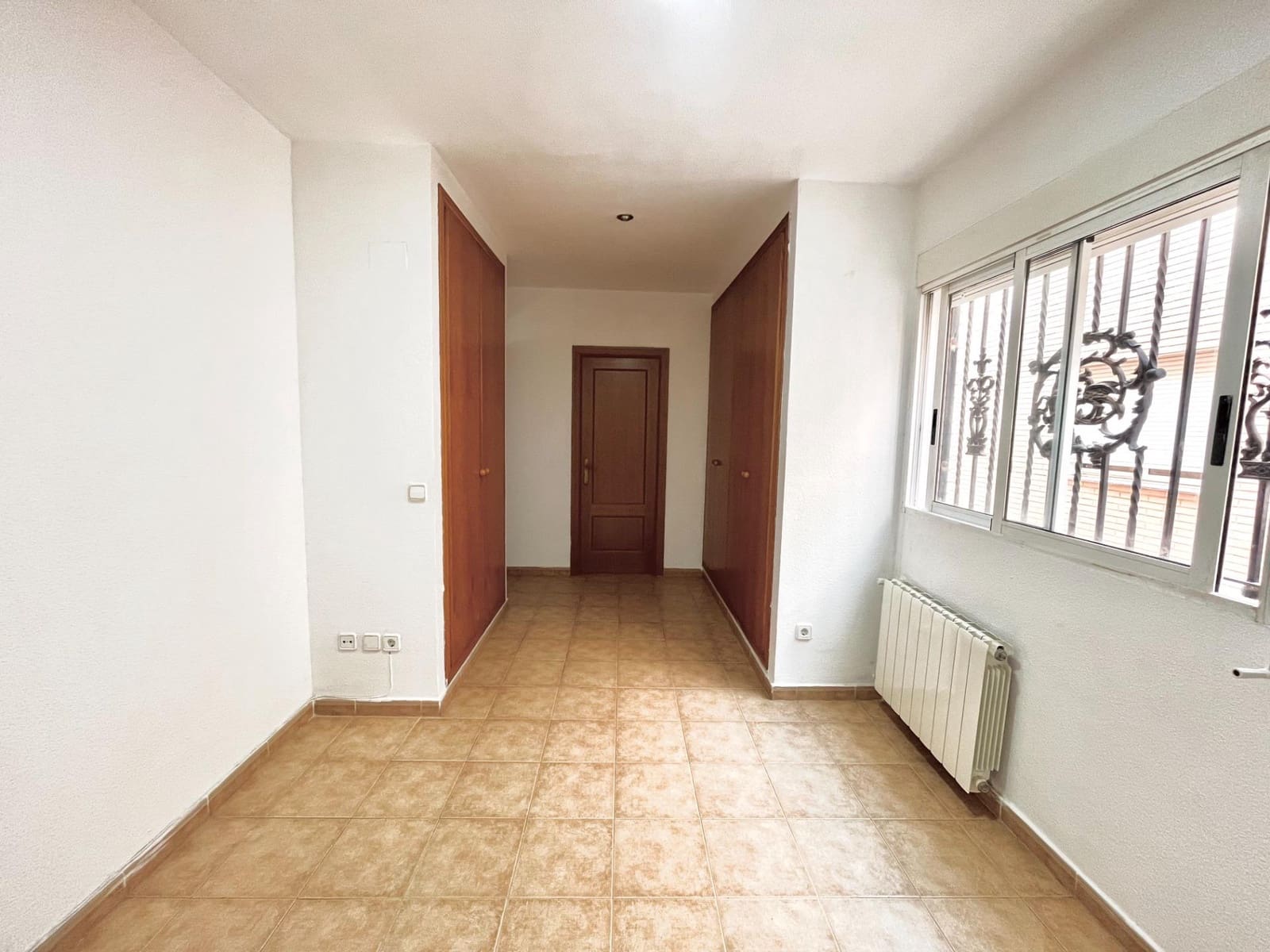 4 sypialnia Dom szeregowy do wynajęcia w Museros z garażem - 1 200 € (Ref: 9449403)