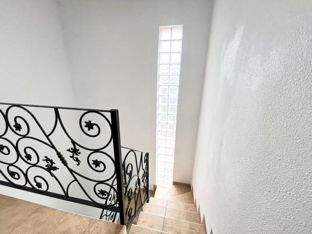 4 makuuhuone Rivitalo vuokrattavana paikassa Museros mukana 
autotalli - 1 200 € (Ref: 9449403)