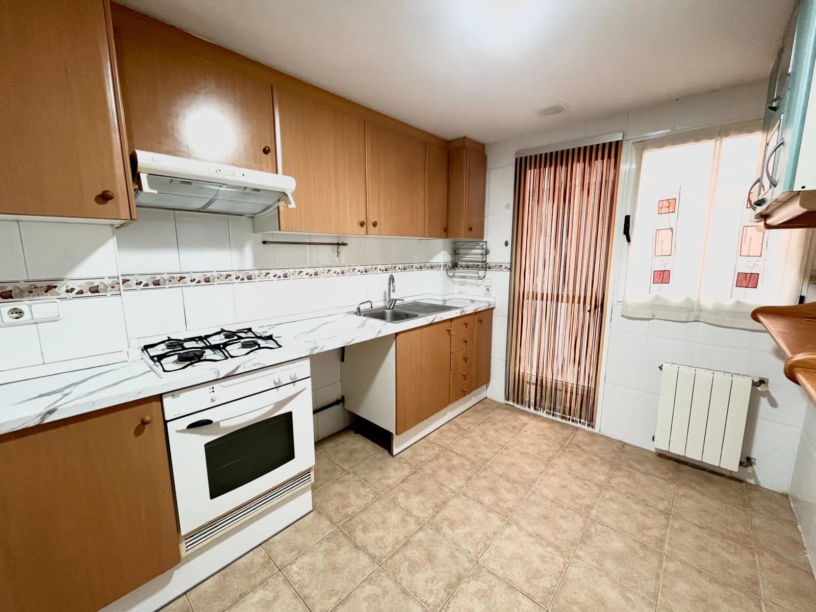 4 sypialnia Dom szeregowy do wynajęcia w Museros z garażem - 1 200 € (Ref: 9449403)