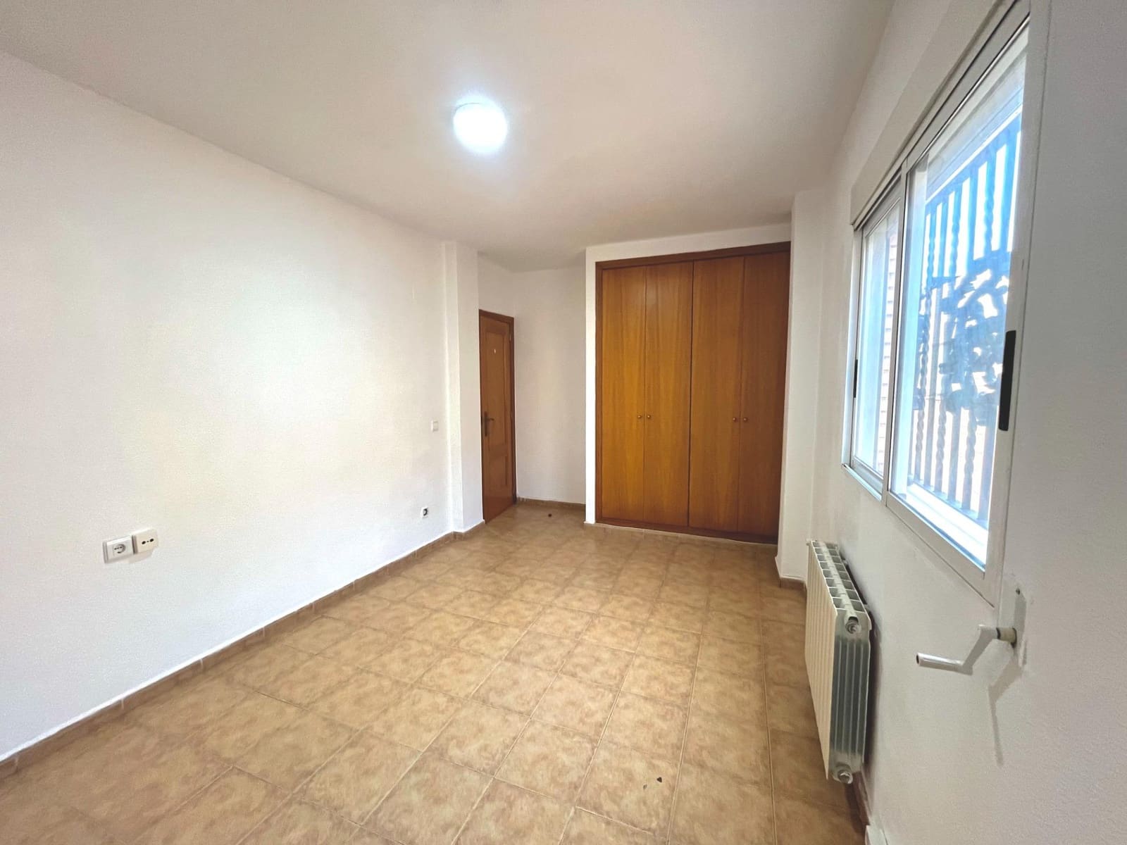 4 sypialnia Dom szeregowy do wynajęcia w Museros z garażem - 1 200 € (Ref: 9449403)