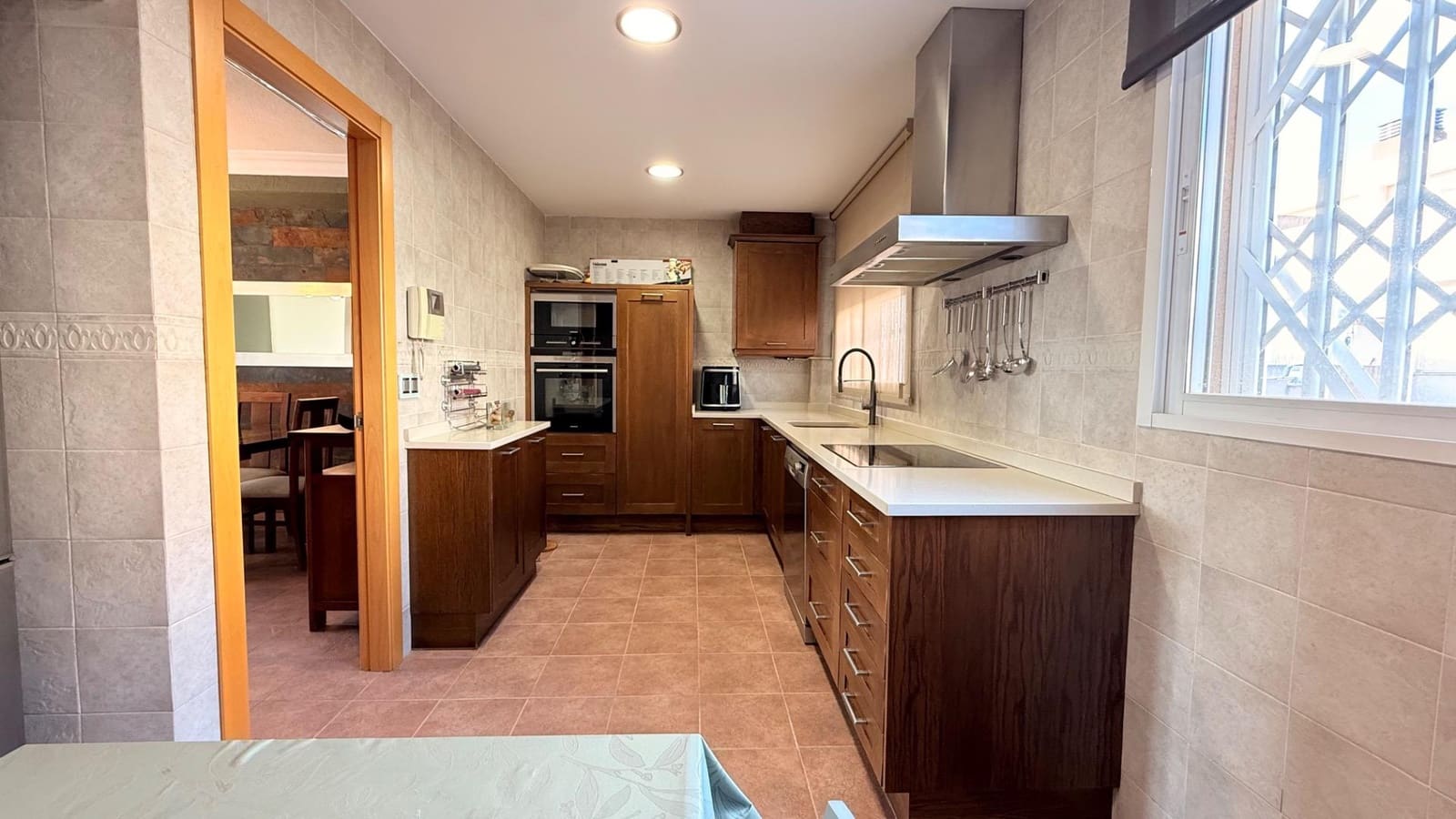 3 slaapkamer Rijtjeshuis te koop in Massamagrell met garage - € 349.900 (Ref: 9452233)