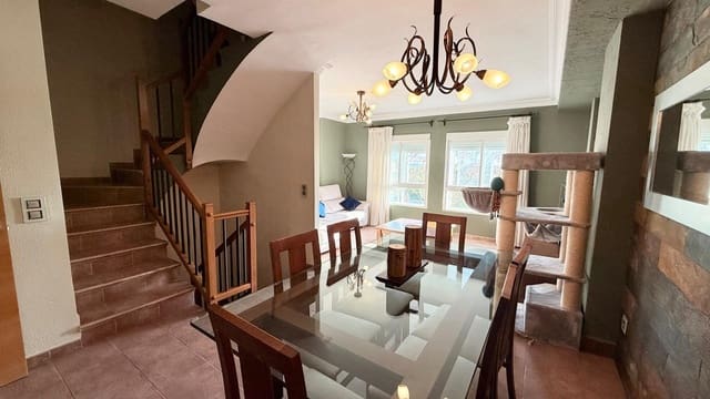 3 slaapkamer Rijtjeshuis te koop in Massamagrell met garage - € 349.900 (Ref: 9452233)