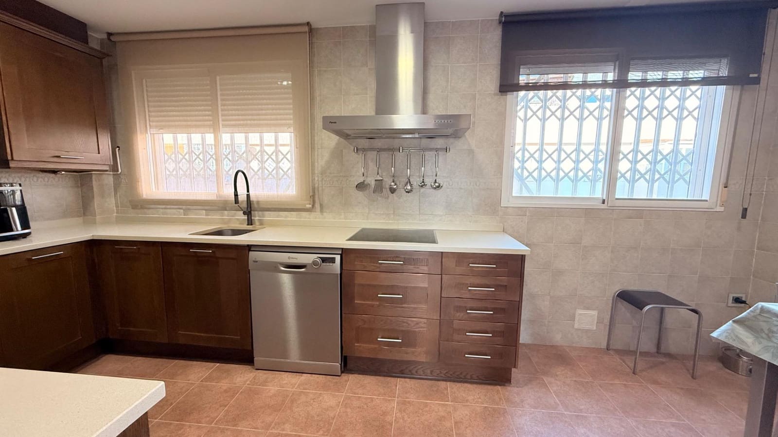 3 slaapkamer Rijtjeshuis te koop in Massamagrell met garage - € 349.900 (Ref: 9452233)