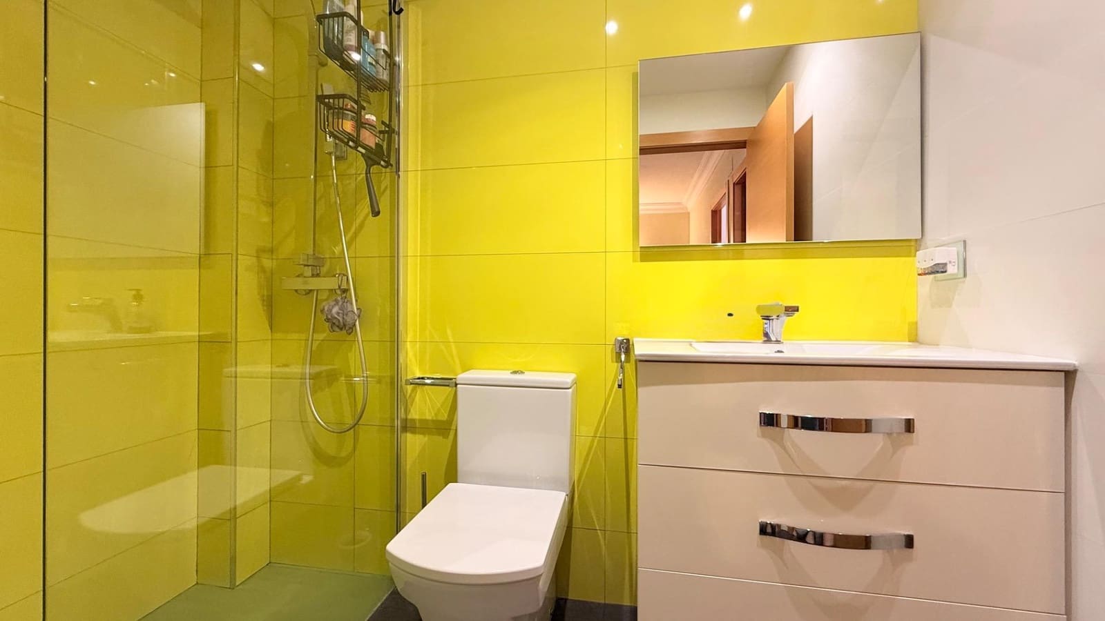 3 slaapkamer Rijtjeshuis te koop in Massamagrell met garage - € 349.900 (Ref: 9452233)