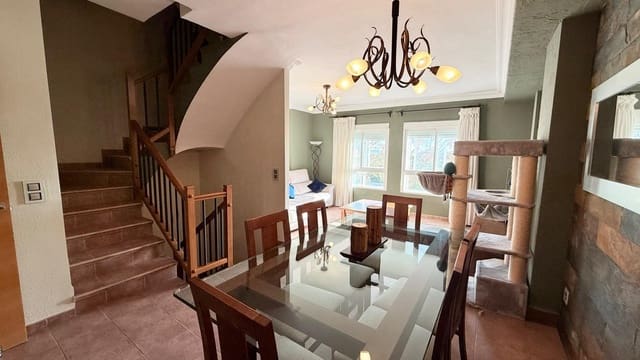 3 slaapkamer Rijtjeshuis te koop in Massamagrell met garage - € 349.900 (Ref: 9452233)