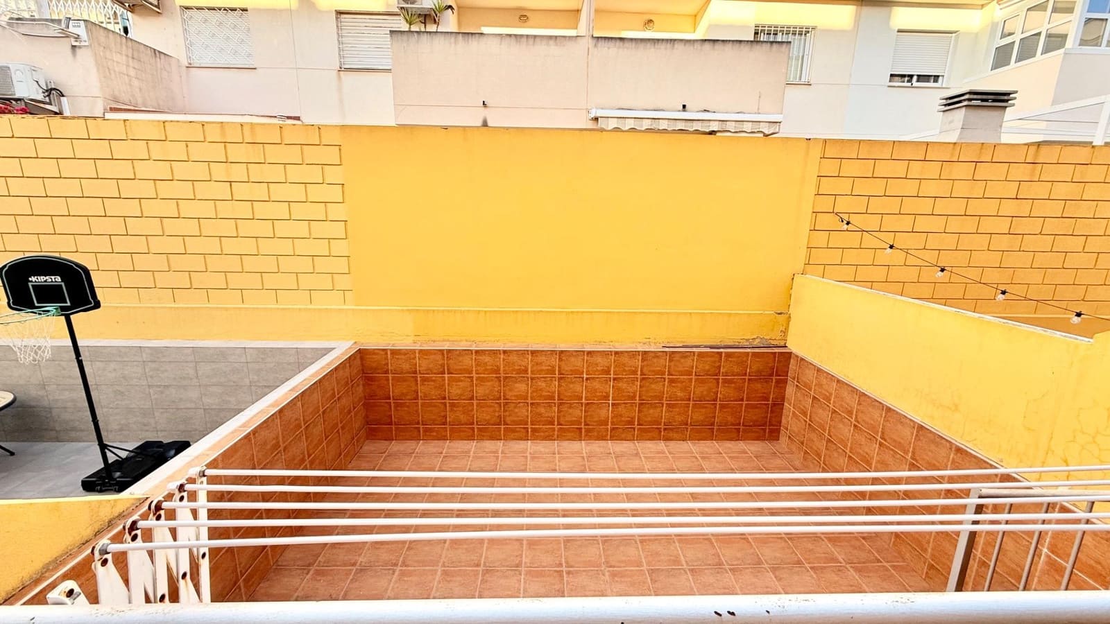 3 slaapkamer Rijtjeshuis te koop in Massamagrell met garage - € 349.900 (Ref: 9452233)