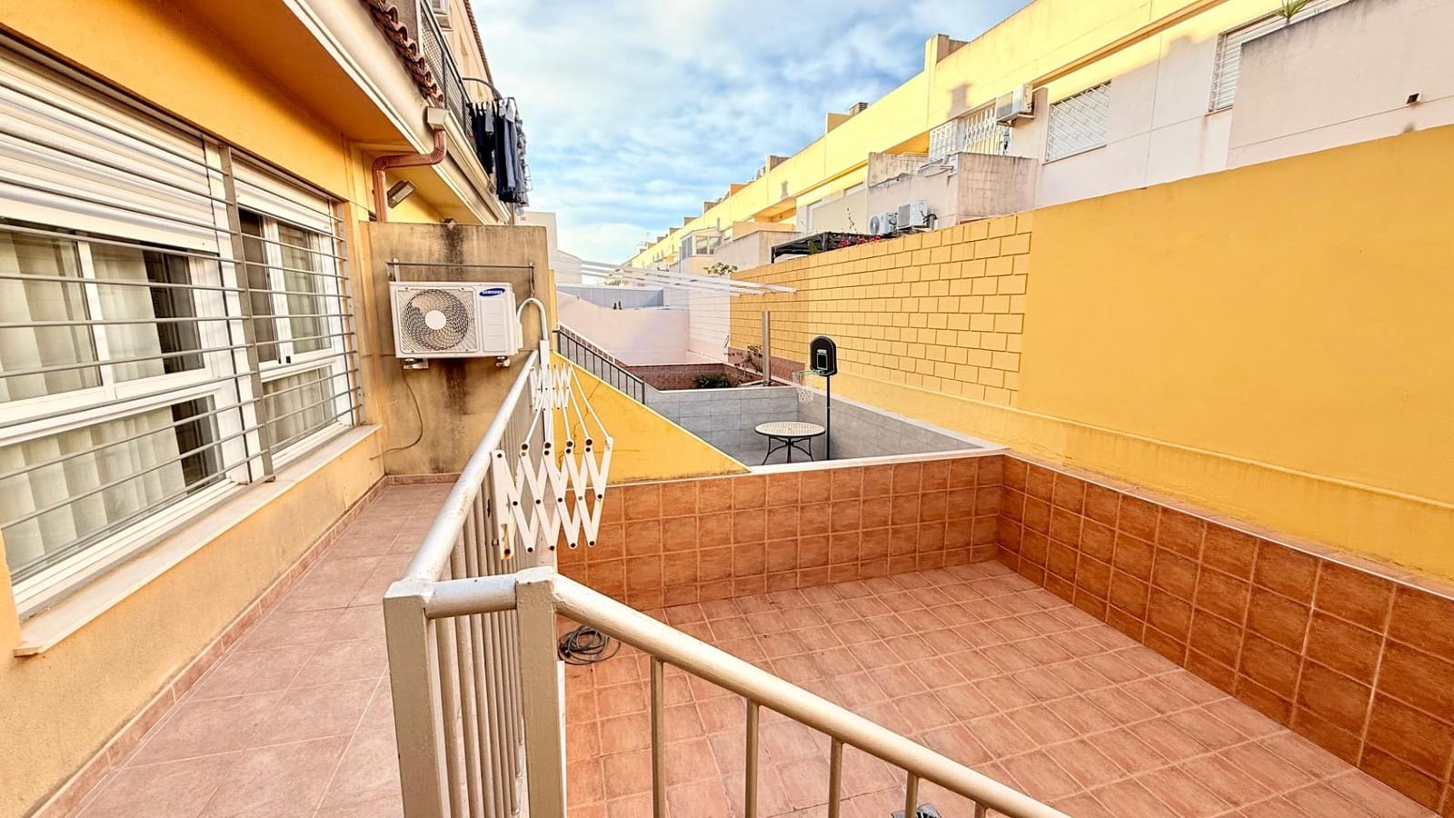 3 slaapkamer Rijtjeshuis te koop in Massamagrell met garage - € 349.900 (Ref: 9452233)