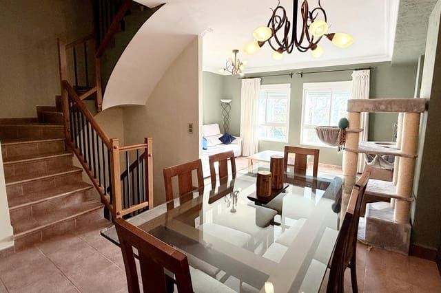 3 soveværelse Rækkehus til salg i Massamagrell med garage - € 349.900 (Ref: 9452233)