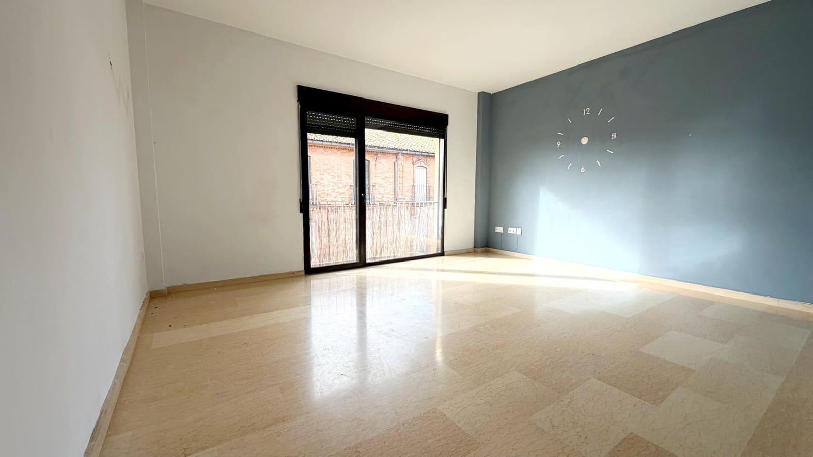 2 bedroom Flat for rent in Museros - € 900 (Ref: 9536034)