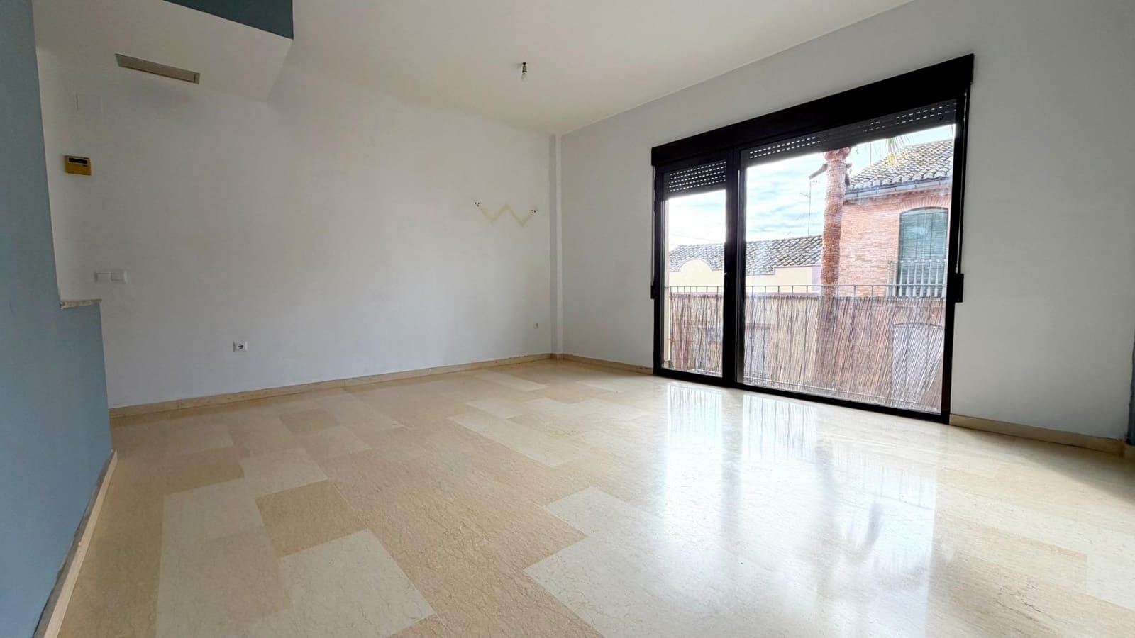 2 bedroom Flat for rent in Museros - € 900 (Ref: 9536034)