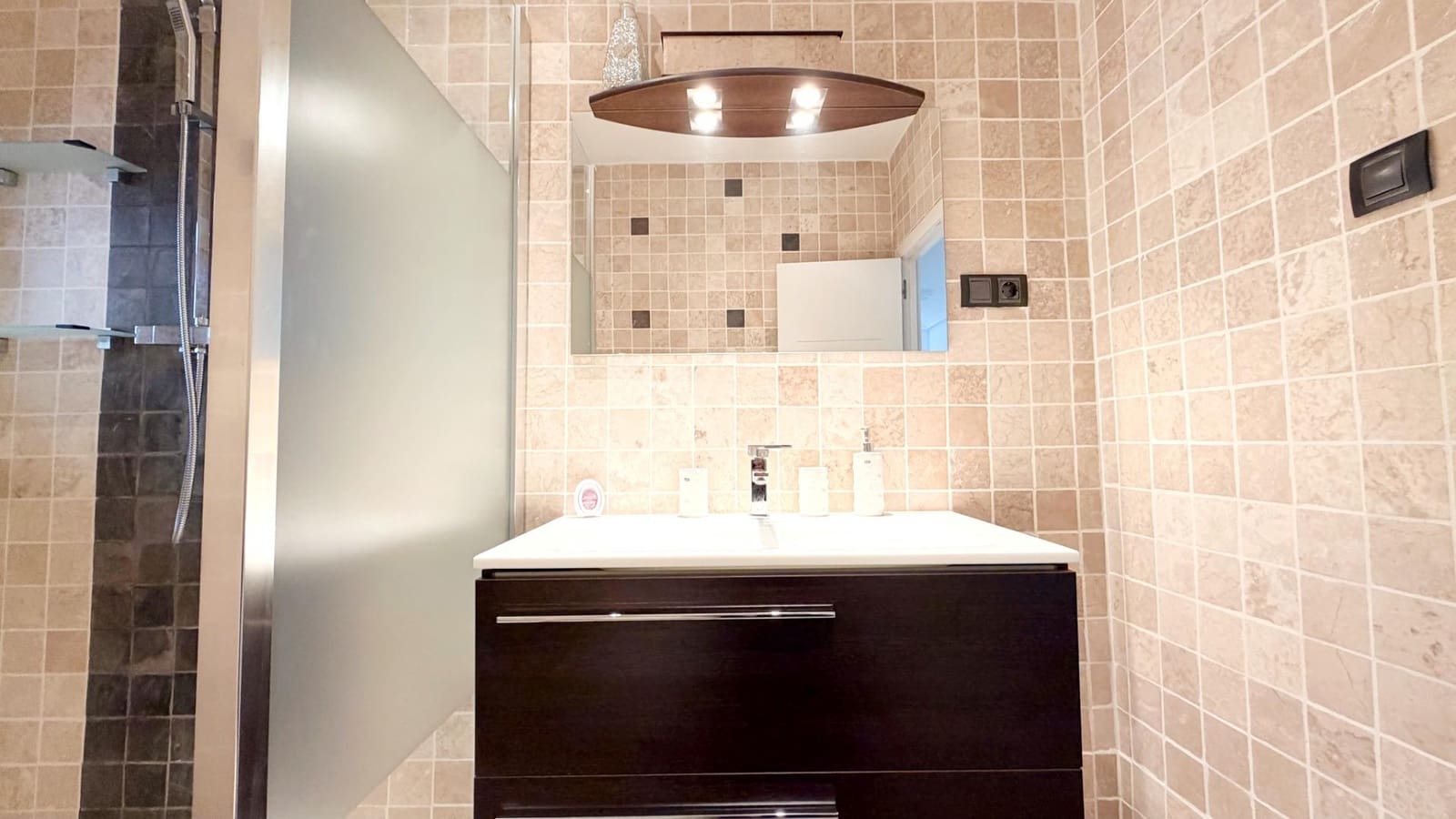 3 sovrum Lägenhet att hyra i Valencia stad - 1 400 € (Ref: 9543760)