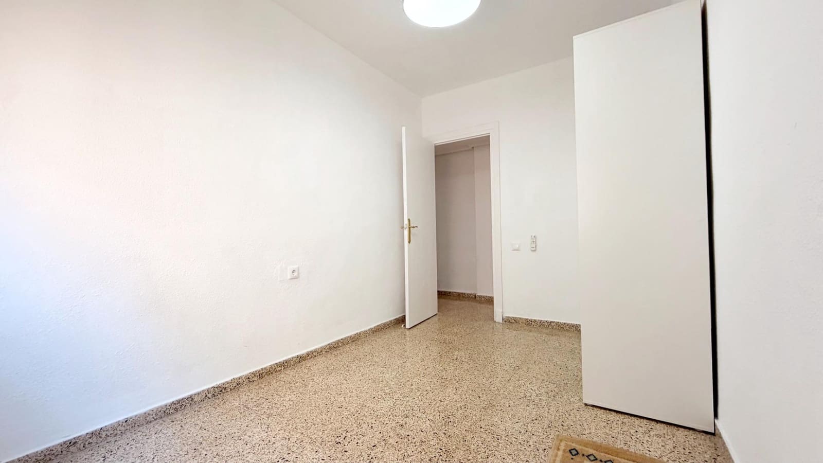 3 sovrum Lägenhet att hyra i Valencia stad - 1 400 € (Ref: 9543760)