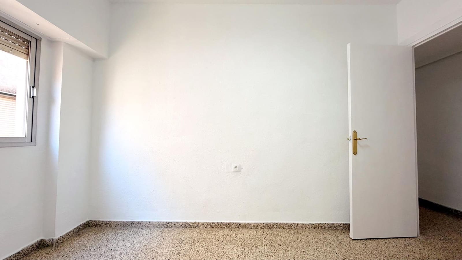 3 sovrum Lägenhet att hyra i Valencia stad - 1 400 € (Ref: 9543760)