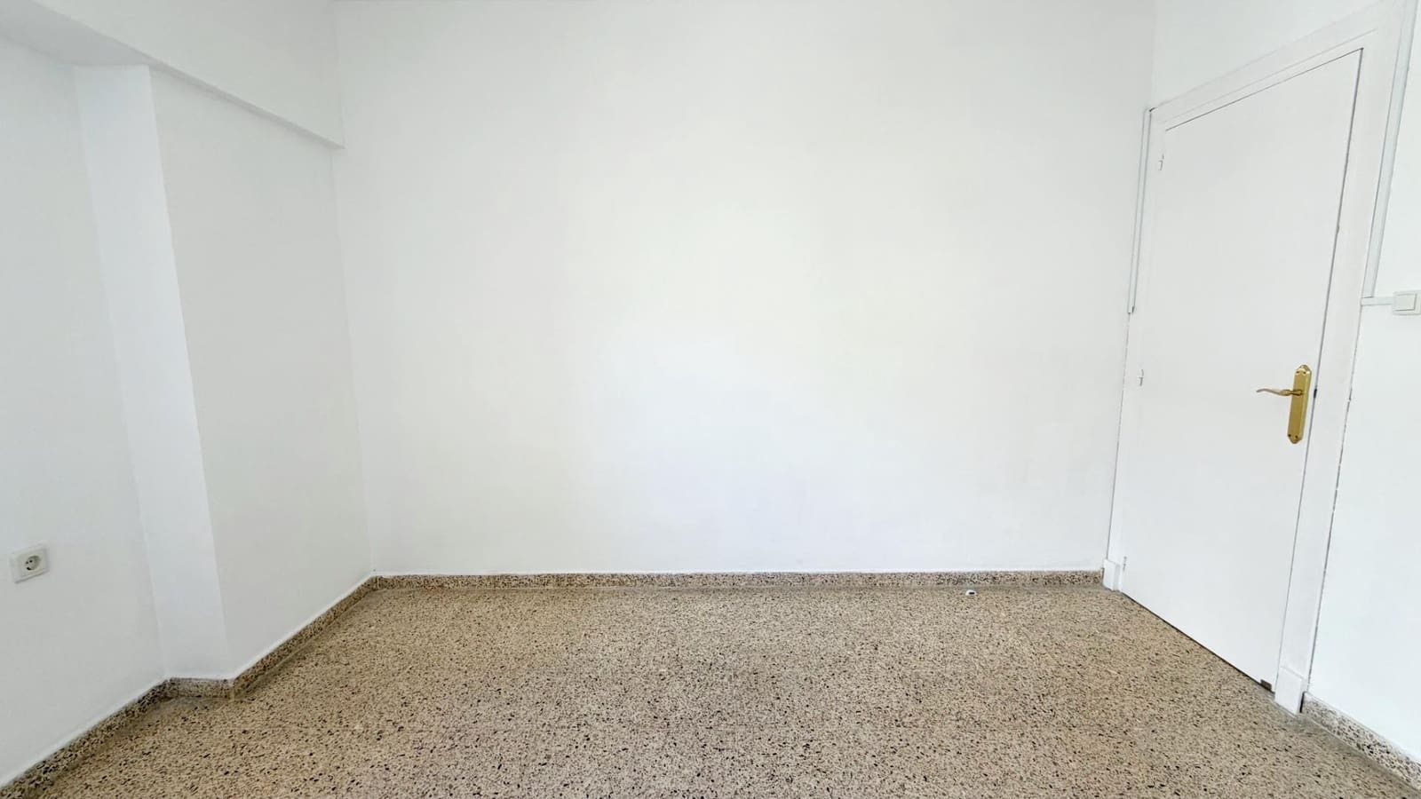 3 sovrum Lägenhet att hyra i Valencia stad - 1 400 € (Ref: 9543760)