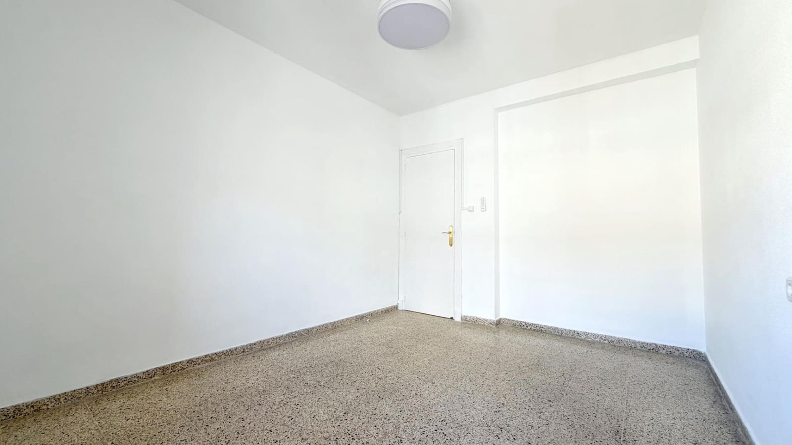 3 sovrum Lägenhet att hyra i Valencia stad - 1 400 € (Ref: 9543760)