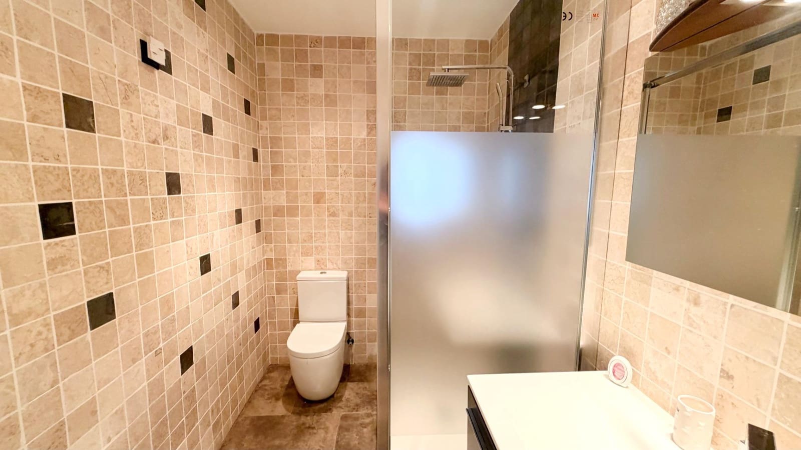 3 sovrum Lägenhet att hyra i Valencia stad - 1 400 € (Ref: 9543760)