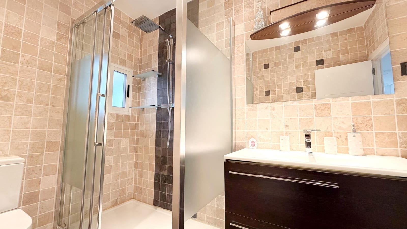 3 sovrum Lägenhet att hyra i Valencia stad - 1 400 € (Ref: 9543760)