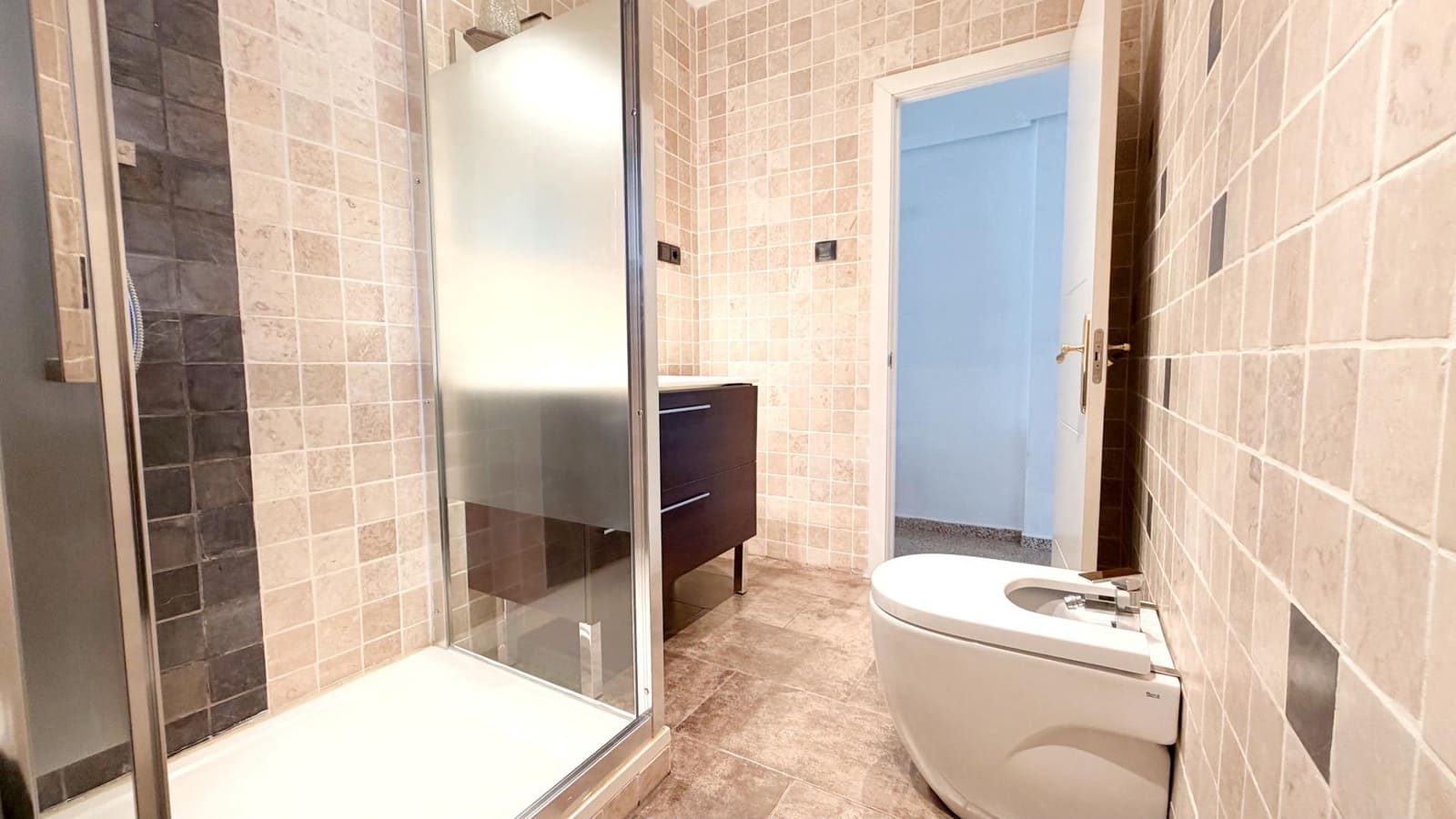 3 sovrum Lägenhet att hyra i Valencia stad - 1 400 € (Ref: 9543760)