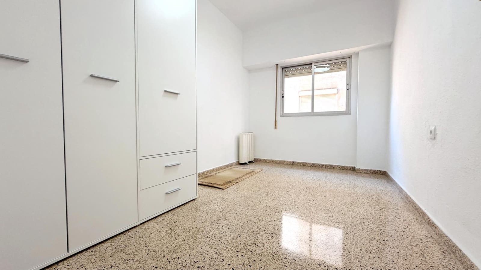 3 sovrum Lägenhet att hyra i Valencia stad - 1 400 € (Ref: 9543760)